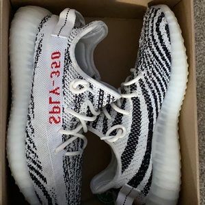 YEEZY 350 BOOST V2 (ZEBRA)